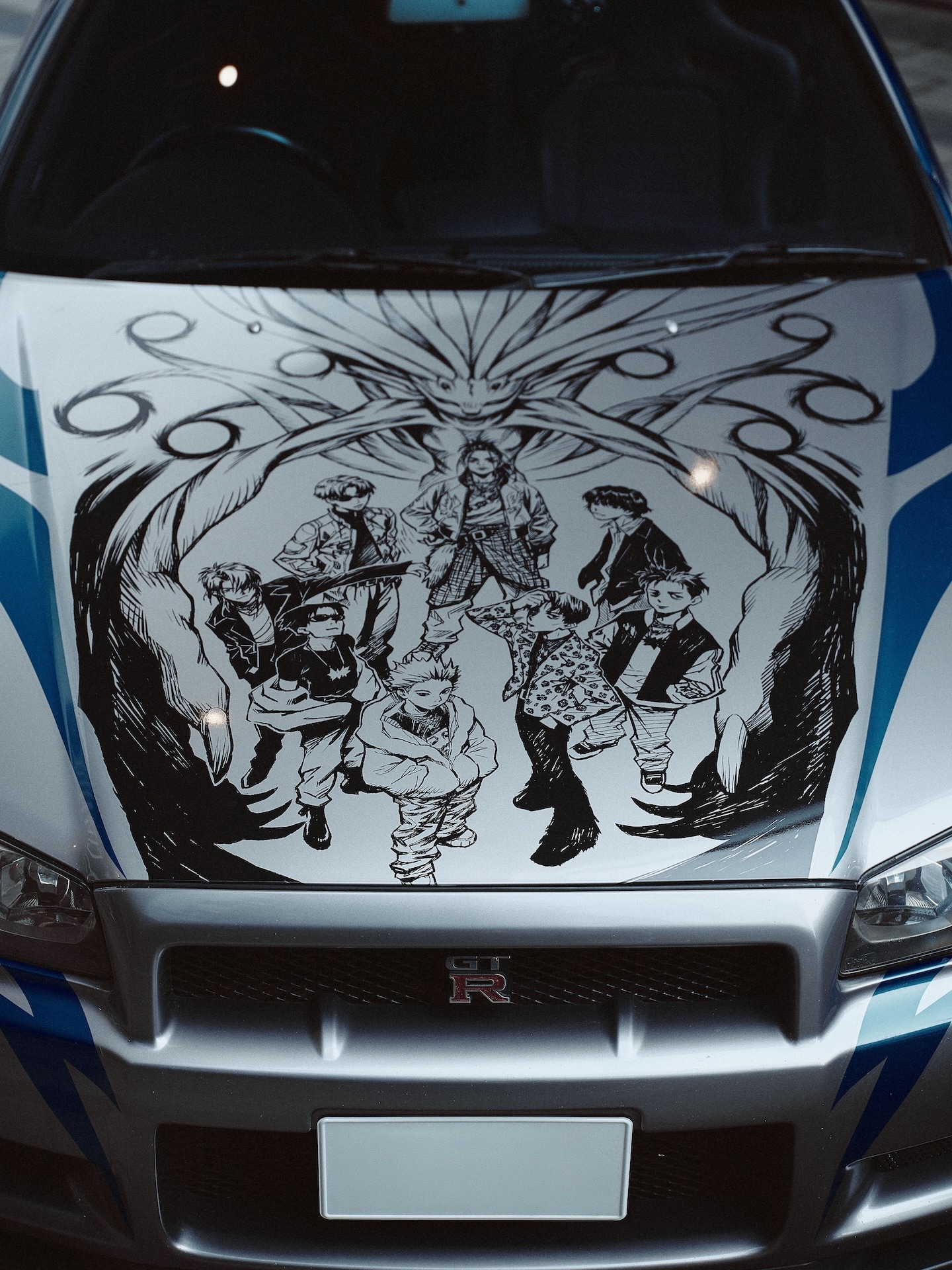 ONE OR EIGHTのラッピングカー。