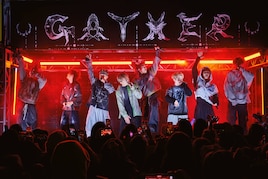 ONE OR EIGHTが渋谷でサプライズライブ、「TOKYO DRIFT」日本初パフォーマンス