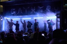 ONE OR EIGHTサプライズライブの様子。