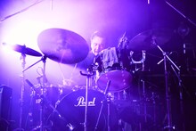 藤田勇（Dr / ART-SCHOOL）（撮影：中野敬久）