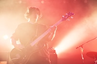 中尾憲太郎（B / ART-SCHOOL）（撮影：中野敬久）