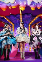 左から福山梨乃、真中まな、村川緋杏。