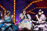 左から福山梨乃、真中まな、村川緋杏。