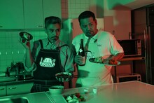 鎮座DOPENESSと漢 a.k.a. GAMI。