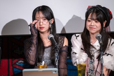 ツアーに引き続きトークにも参加したOCHA NORMAの北原もも（左）と米村姫良々（右）。