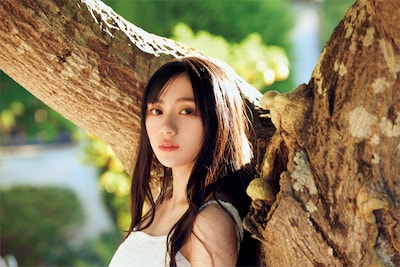 川﨑桜（乃木坂46）1stソロ写真集の掲載カット。（撮影：須江隆治）