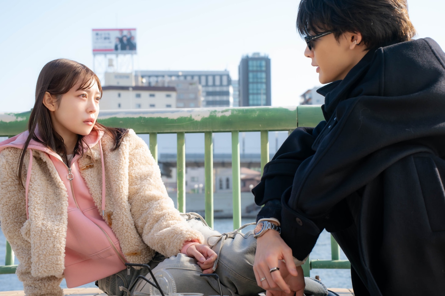 ドラマ「救い、巣喰われ」に出演する阪口珠美（左）。©「救い、巣喰われ」製作委員会・MBS