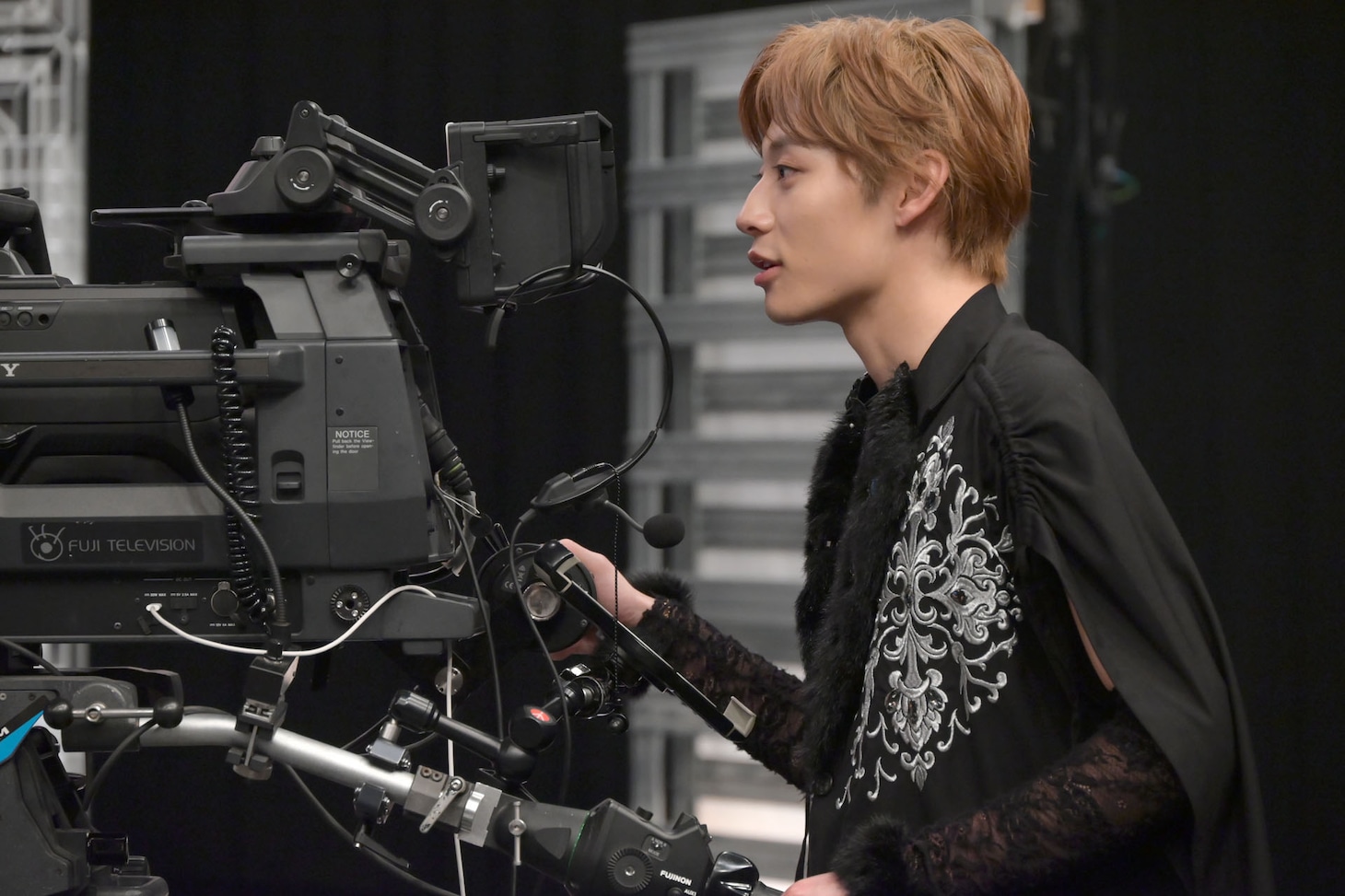 カメラマンになるアロハ。