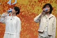 河合優実と斉藤和義。