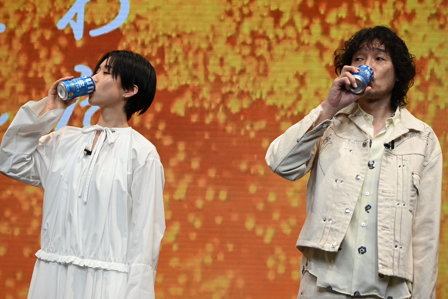 河合優実と斉藤和義。