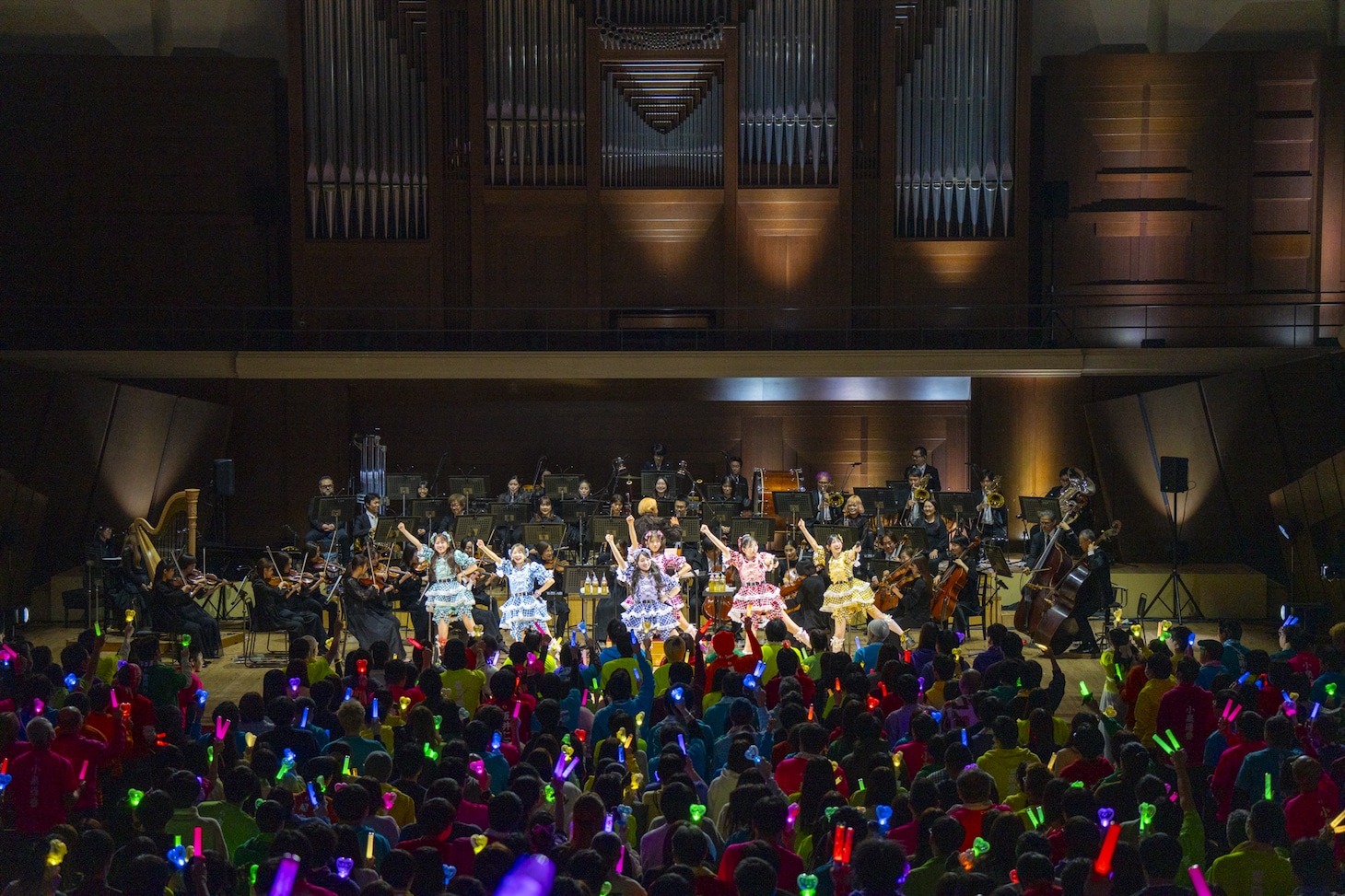 「billboard classics 超ときめき♡宣伝部 オーケストラ超最強説!!」の様子。