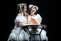 左から北美梨寧、桜ひなの。