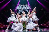 銃を構えるいぎなり東北産。