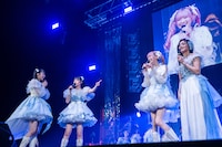 左から橘花怜、藤谷美海、律月ひかる、安杜羽加。