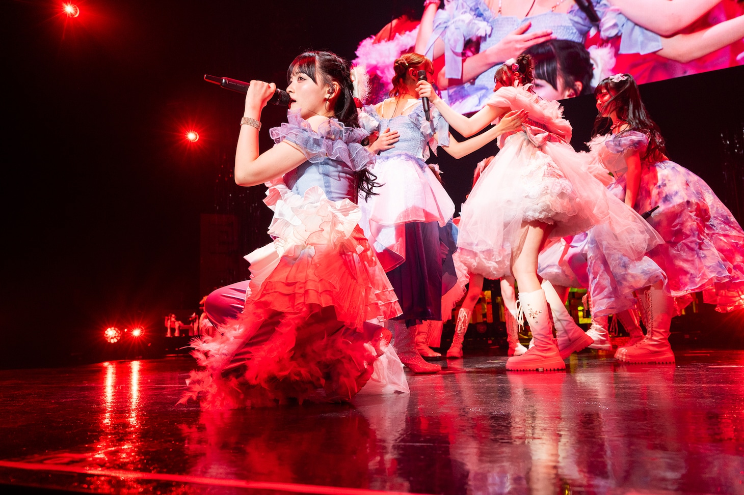 「伊達サンバ」を歌う伊達花彩。