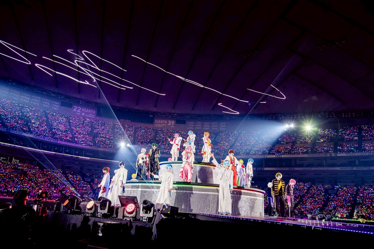 「STPR Family Festival!! 2026 in 東京ドーム」より、「STPR on STAGE」を歌う全出演メンバー。