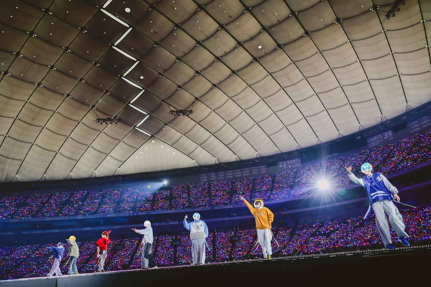 「STPR Family Festival!! 2026 in 東京ドーム」より、すにすて - SneakerStep Prod.STPR MUSIC。