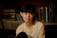 ドラマ「冬のなんかさ、春のなんかね」より、杉咲花演じる土田文菜。