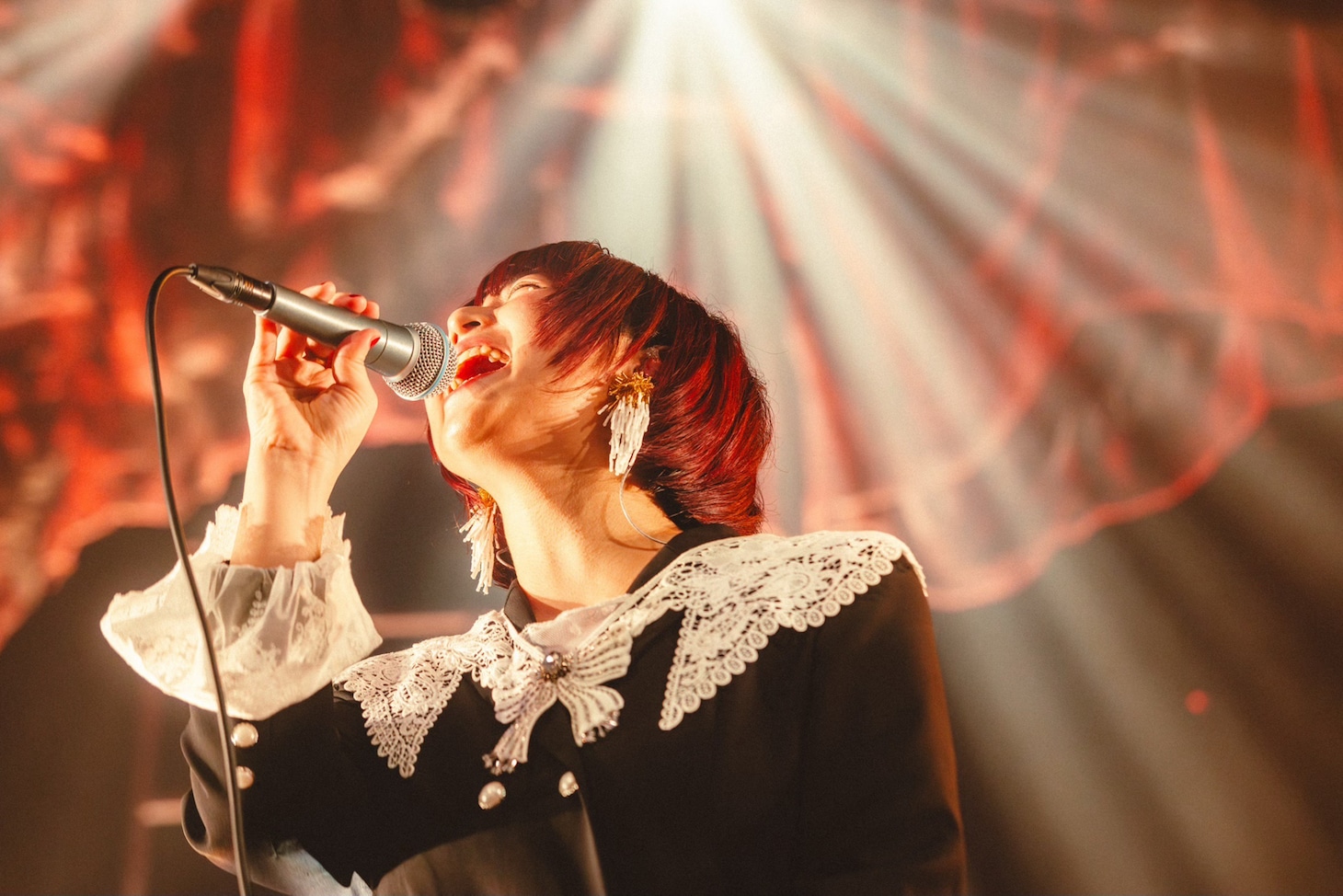 安納想 (Vo, G）（撮影：髙野立伎）