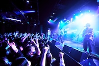 ART-SCHOOLのライブの様子。（撮影：中野敬久）