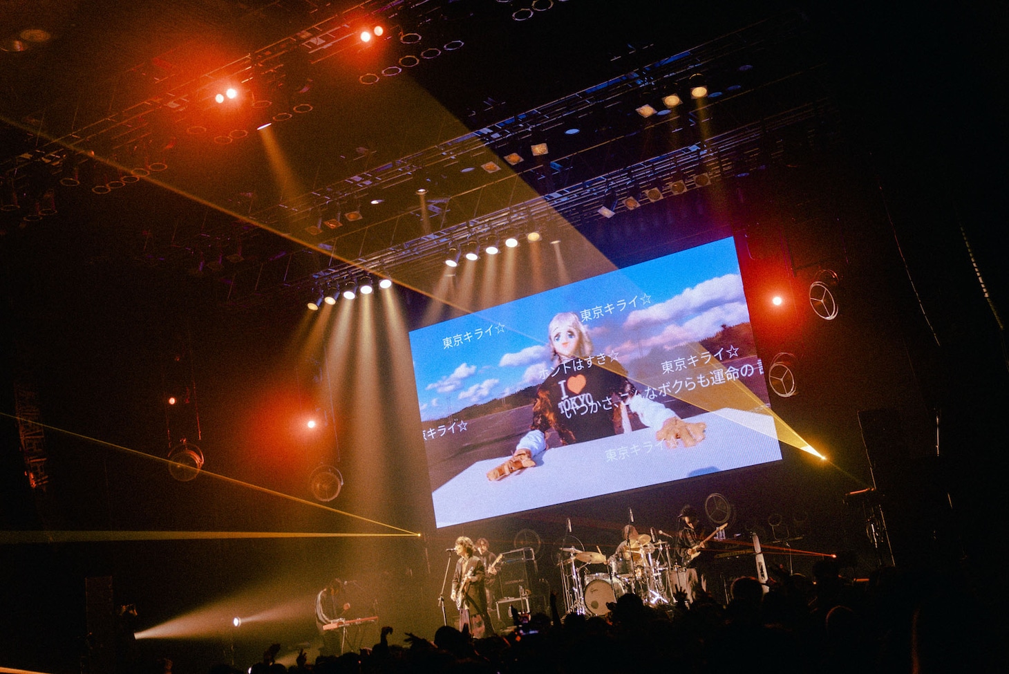 ワンマンツアー「天使様†」東京・Zepp DiverCity（TOKYO）公演の様子。（Photo by Goku Noguchi）
