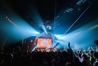 ワンマンツアー「天使様†」東京・Zepp DiverCity（TOKYO）公演の様子。（Photo by Goku Noguchi）