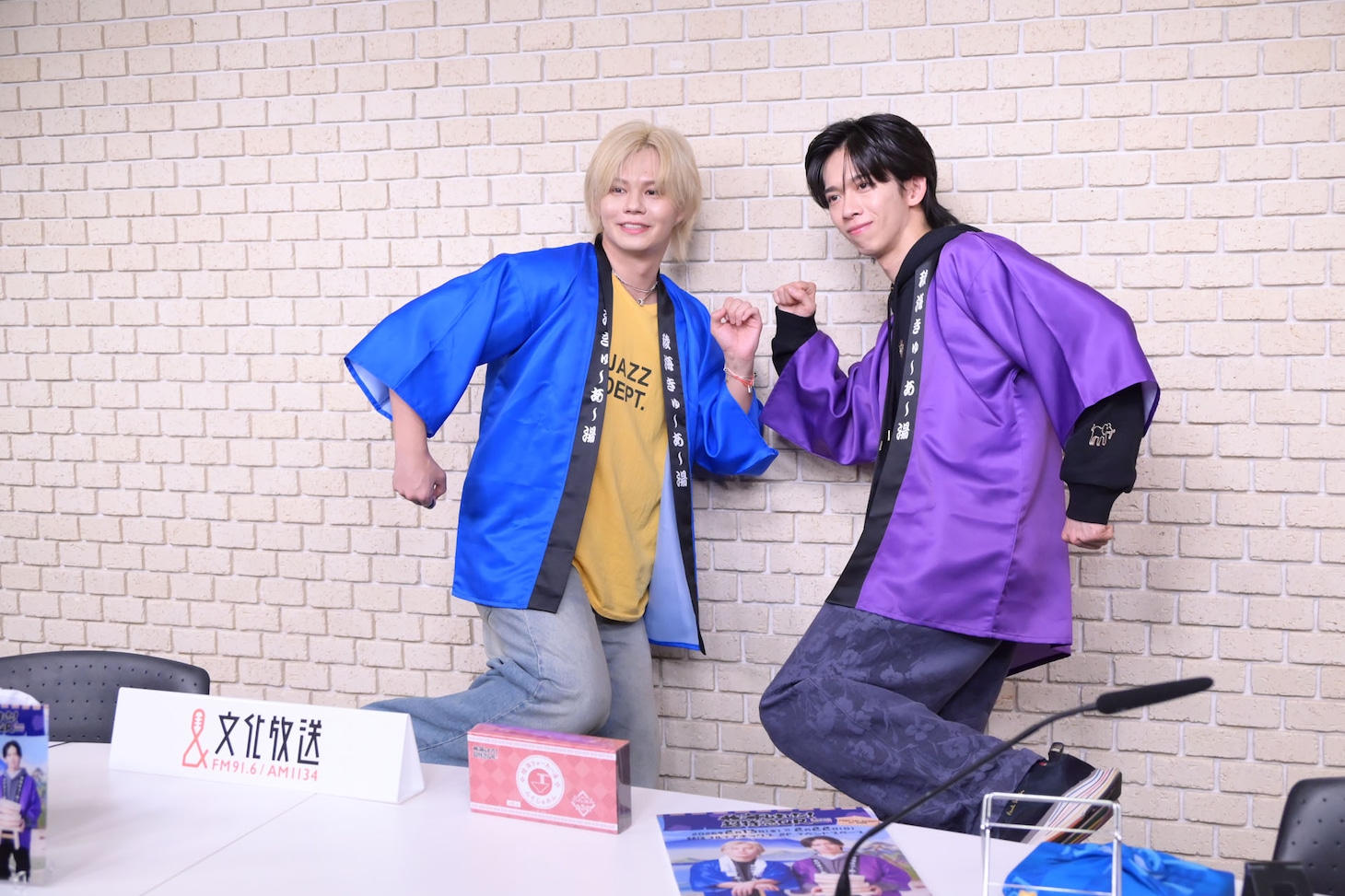 パネルなしでポーズを求められた稜海。