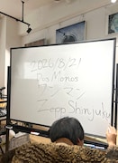 「Dos Monos Oneman Live」荘子itの手書きによる告知ビジュアル。