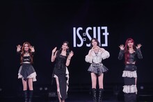 IS:SUE。「IS:SUE Special YouTube Live Show」より。