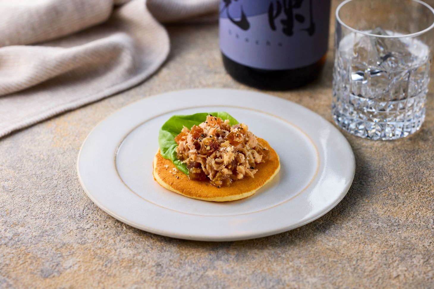 「俺が好きなうすーくてちーちゃいやつ。ホットケーキミックス」を使用したレシピ「ツナ×奈良漬けディップ」。