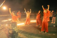 GEZAN「100時間リレー」の終盤に行われた野外ライブの様子。