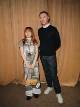 幾田りら（左）