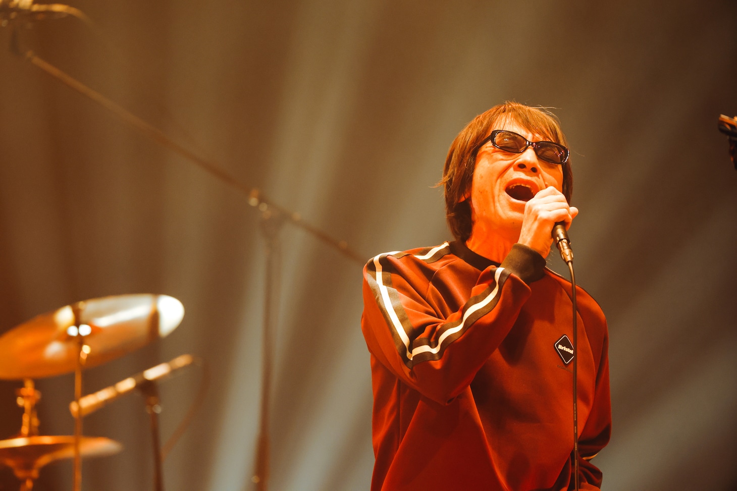 YO-KING（Vo, G）（撮影：堀内レイ）