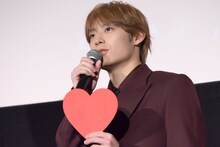 「届け！」と書いた髙松アロハ（超特急）。