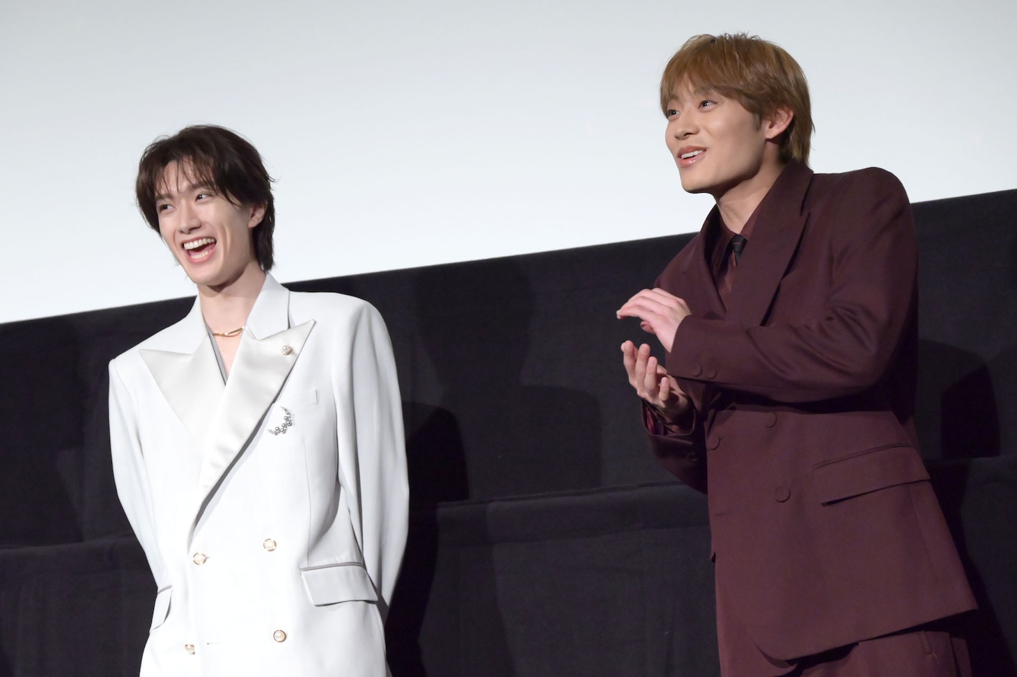 hitomiが登場したときの2人。