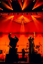 ISSUGIとKID FRESINO。（Photo by Ray Otabe）