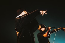 ISSUGIとKID FRESINO。（Photo by Daiki Miura）