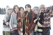 Lienel「きみいろメモリー」ミュージックビデオ撮影時の集合写真。