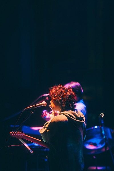 フルートを吹くシンリズム。（G, Flute, Cho）（Photo by Kana Tarumi）