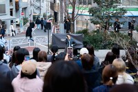 Aile The Shotaのフリーライブの様子。