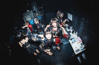 開演直前のINUWASI。（撮影：真島洸）