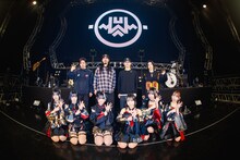 INUWASIとバンドメンバー。（撮影：真島洸）