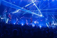 「INUWASI BAND SET TOUR 2025-2026〝狗鷲戦閃〟」ファイナル公演の様子。（撮影：真島洸）