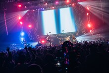 「INUWASI BAND SET TOUR 2025-2026〝狗鷲戦閃〟」ファイナル公演の様子。（撮影：真島洸）