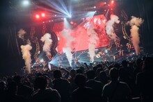 「INUWASI BAND SET TOUR 2025-2026〝狗鷲戦閃〟」ファイナル公演の様子。（撮影：真島洸）