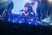 「INUWASI BAND SET TOUR 2025-2026〝狗鷲戦閃〟」ファイナル公演の様子。（撮影：真島洸）