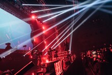 「INUWASI BAND SET TOUR 2025-2026〝狗鷲戦閃〟」ファイナル公演の様子。（撮影：真島洸）