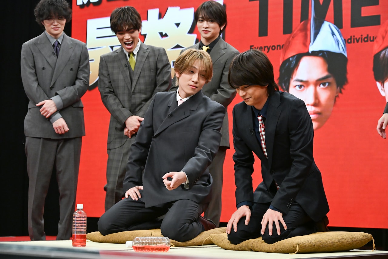 「立道」で言い合いを始める“つまッチ”の橋本将生と佐藤勝利。撮影は一発勝負だったが、その後にもう1回チャレンジしたところ、佐藤は失敗してしまった。