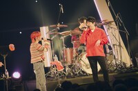 左から大島真帆、大橋卓弥。