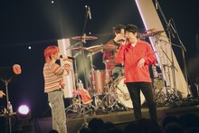 左から大島真帆、大橋卓弥。